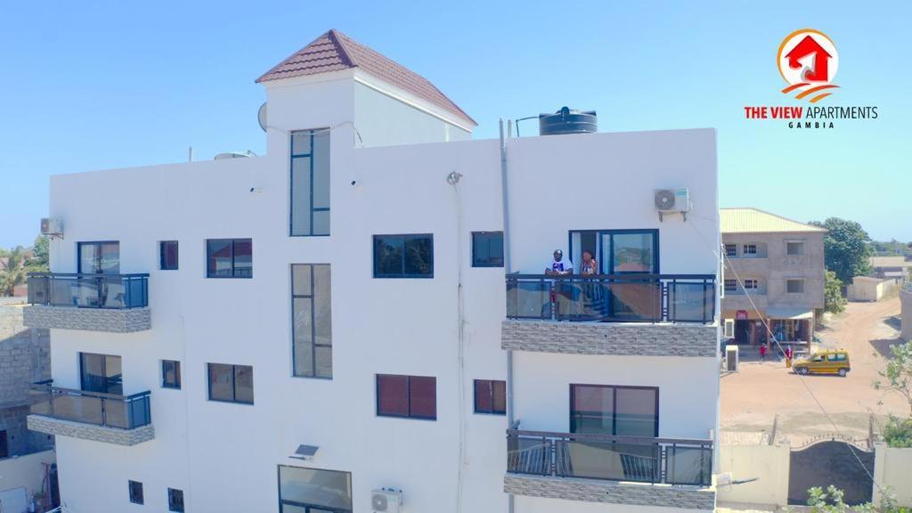 The View Apartments Brusubi Екстер'єр фото