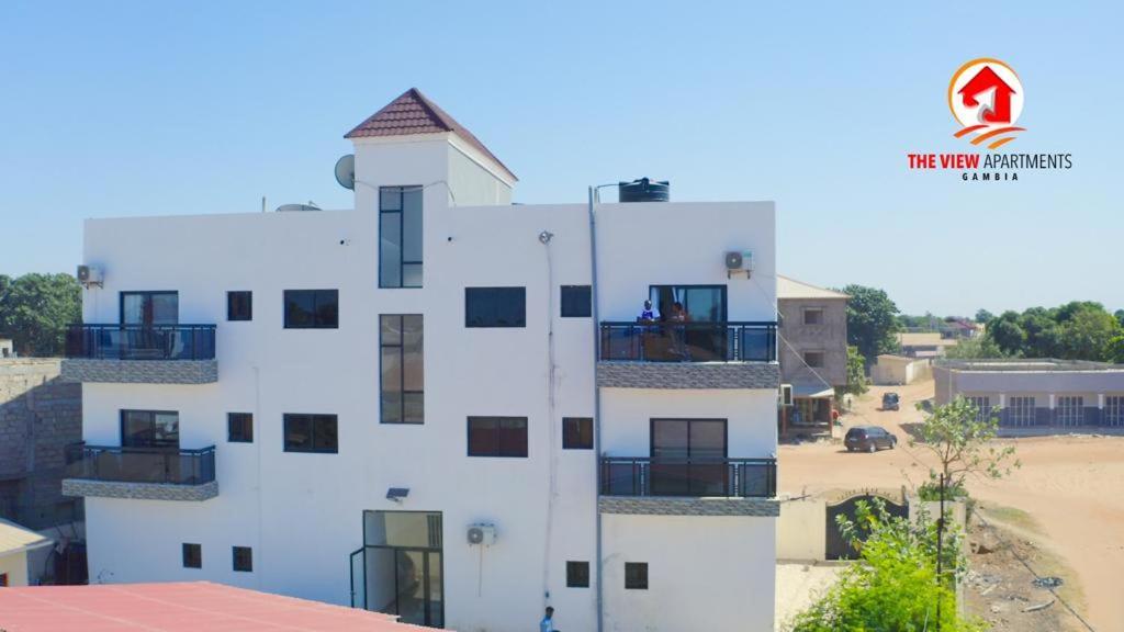 The View Apartments Brusubi Екстер'єр фото